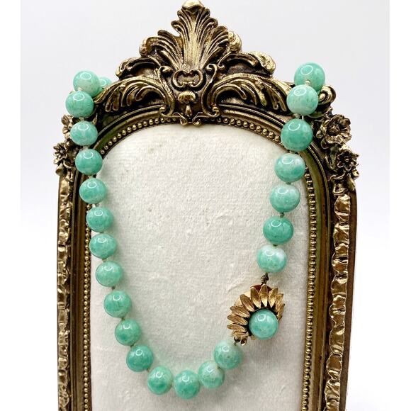 Vintage Green Pekin Glass Beads Chinese Necklace 22” with Flower Clasp - Picture 8 of 8